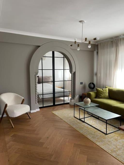 Stunning 1Bd Flat With 50M2 Terrace In The City Center Bükreş Dış mekan fotoğraf