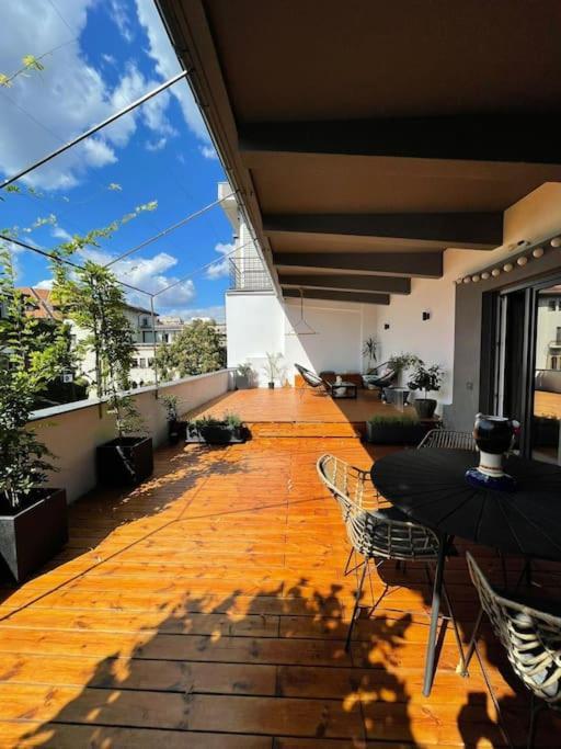 Stunning 1Bd Flat With 50M2 Terrace In The City Center Bükreş Dış mekan fotoğraf
